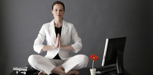 yoga-desk-at-the-office-610x300